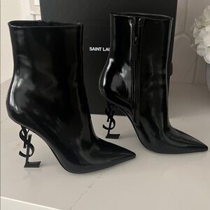 NEW YSL Saint Laurent MARILYN Vitello Black Leather Ankle Boots NERO Gloss Sz 41